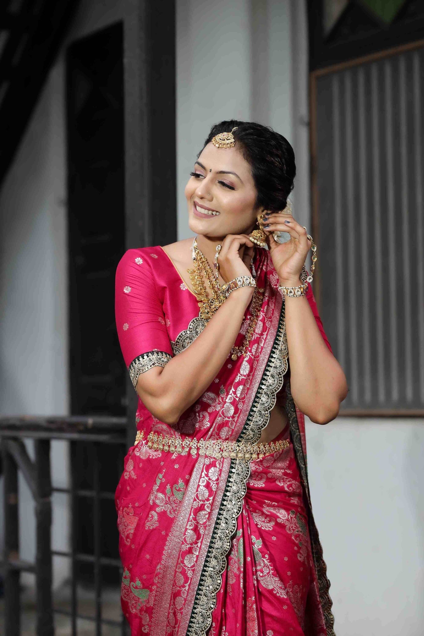 Dola Ladies Silk Sarees - MYLUXURY LANE ENTERPRISE