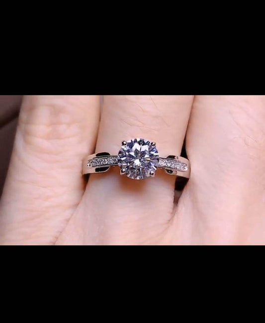 One Carat Moissanite Ring 925 Silver Platinum Plated Simple Style - MYLUXURY LANE ENTERPRISE
