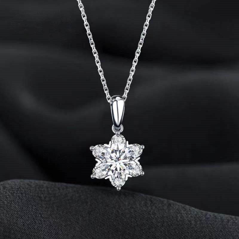 Fashion Personality Snowflake Luxury Women's Pendant - MYLUXURY LANE ENTERPRISE