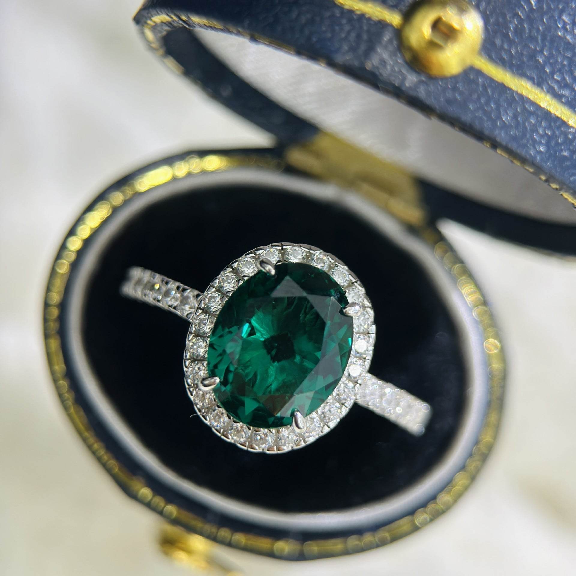 S925 Sterling Silver Big Diamond Oval Diamond Surround Row Diamond Ring 3 Karat - MYLUXURY LANE ENTERPRISE