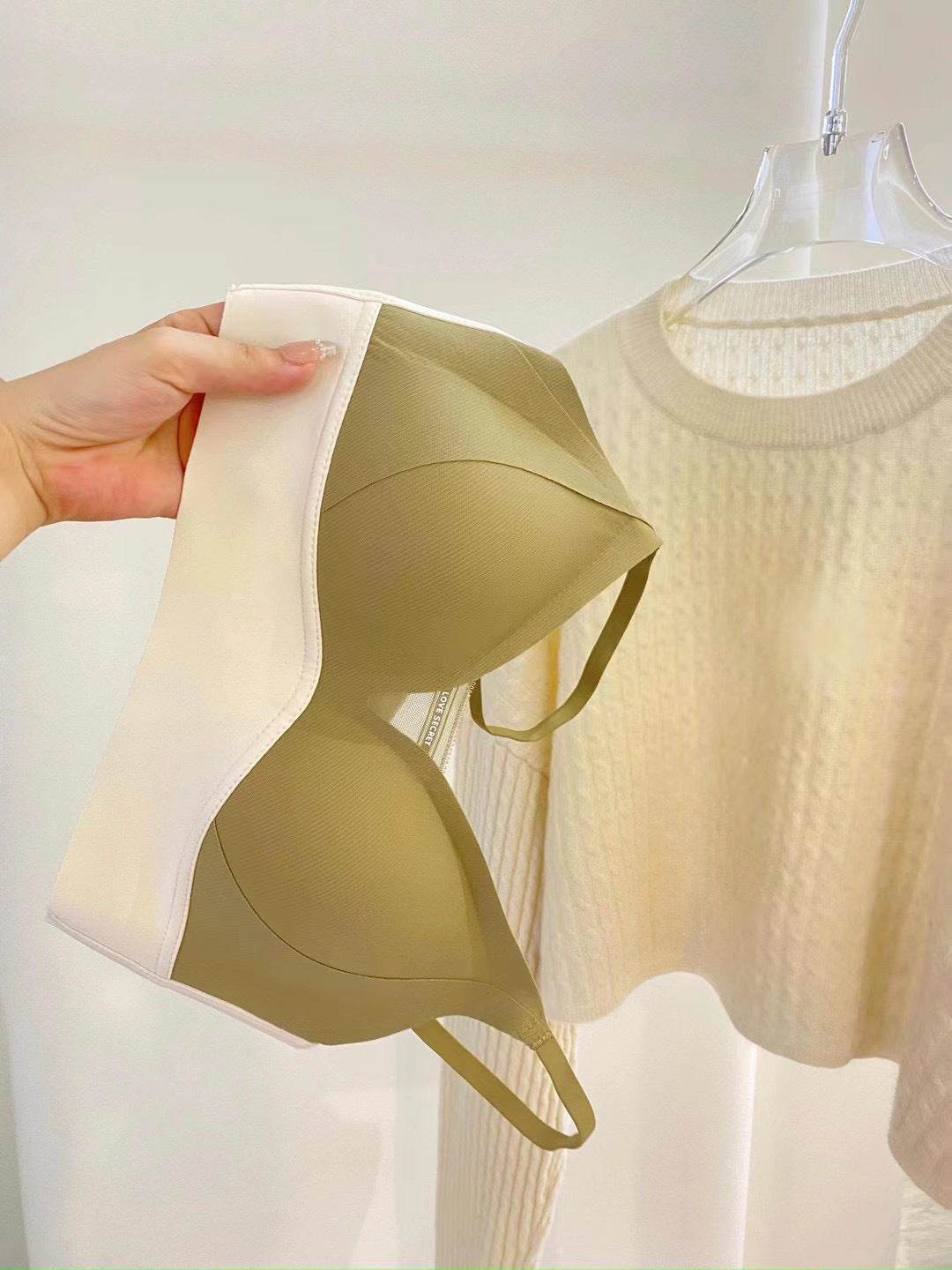 No Steel Ring Triangle Cup Bra - MYLUXURY LANE ENTERPRISE