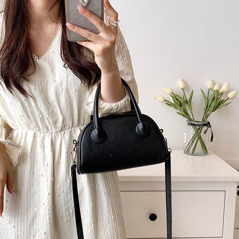 New Trendy Versatile Handheld Shoulder Bag - MYLUXURY LANE ENTERPRISE