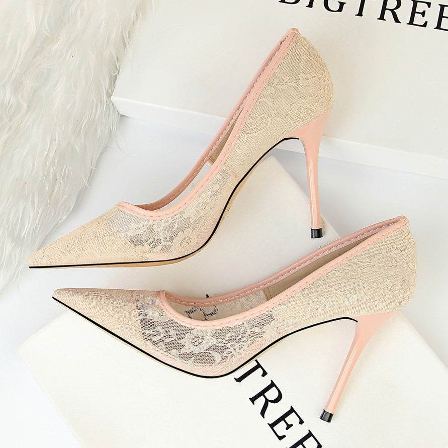 Pointed toe mesh hollow lace shoes - MYLUXURY LANE ENTERPRISE