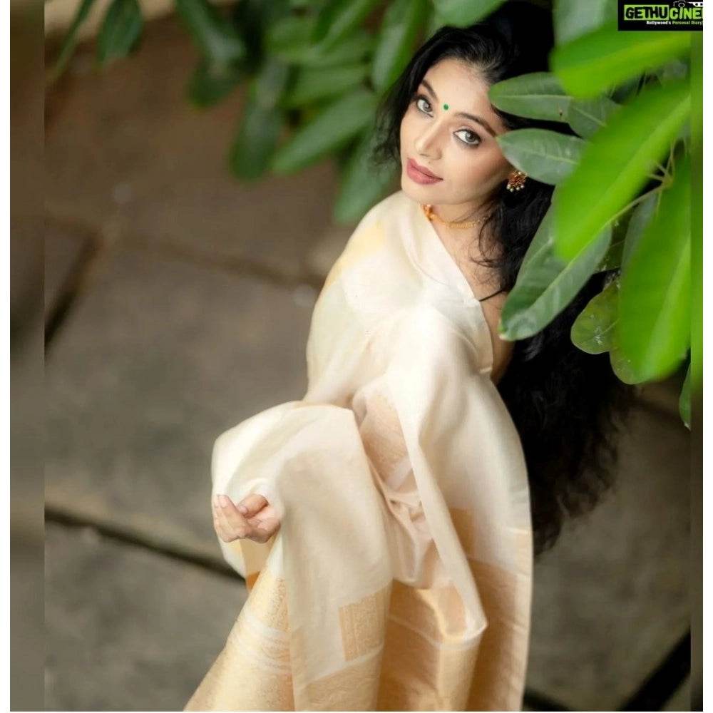 Generic Women's Silk Printed Saree With Unstitched Blouse 5.5Mtr (Off White) - MYLUXURY LANE ENTERPRISE