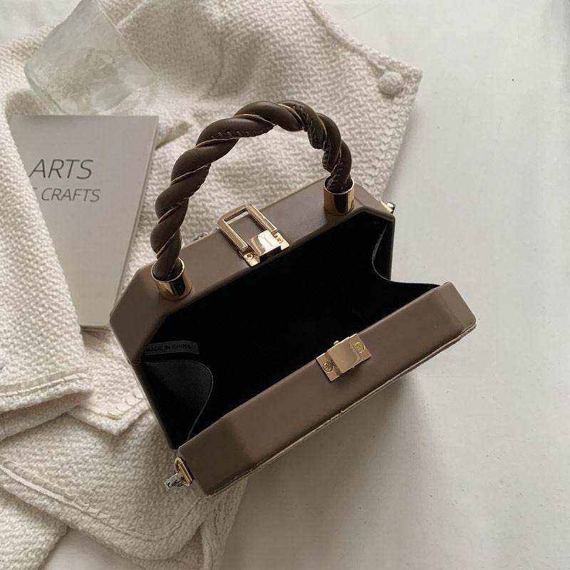 Simple Shoulder Bag Messenger Bag Metal Buckle Female Bag - MYLUXURY LANE ENTERPRISE