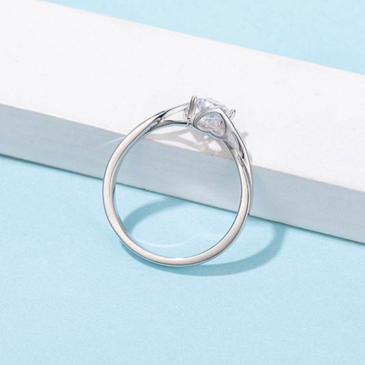 Fashionable Simple 0.5 Carat Moissanite Ring - MYLUXURY LANE ENTERPRISE