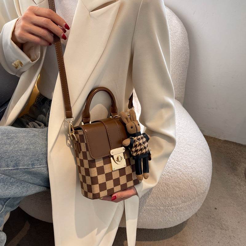 French Niche Design Bag Women's Portable - MYLUXURY LANE ENTERPRISE