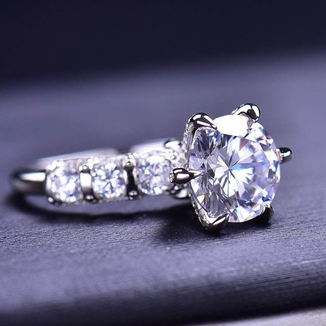 Fashion Personality Clarity Moissanite Ring - MYLUXURY LANE ENTERPRISE