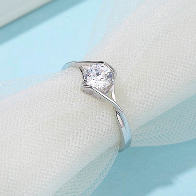 Fashionable Simple 0.5 Carat Moissanite Ring - MYLUXURY LANE ENTERPRISE