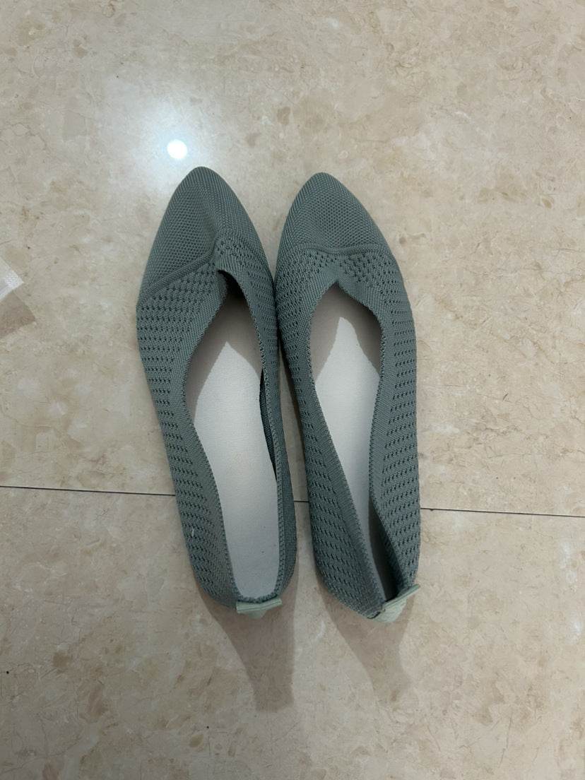 Plus Size Solid Color Pointed Flat Soft Sole Thin Shoes - MYLUXURY LANE ENTERPRISE
