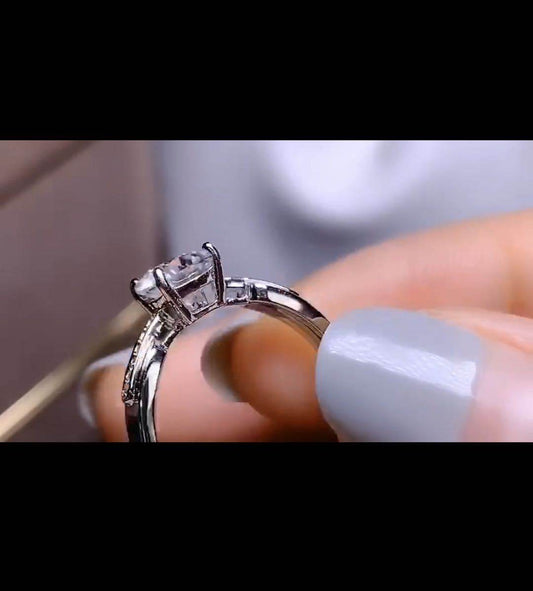 One Carat Moissanite Ring 925 Silver Platinum Plated Simple Style - MYLUXURY LANE ENTERPRISE
