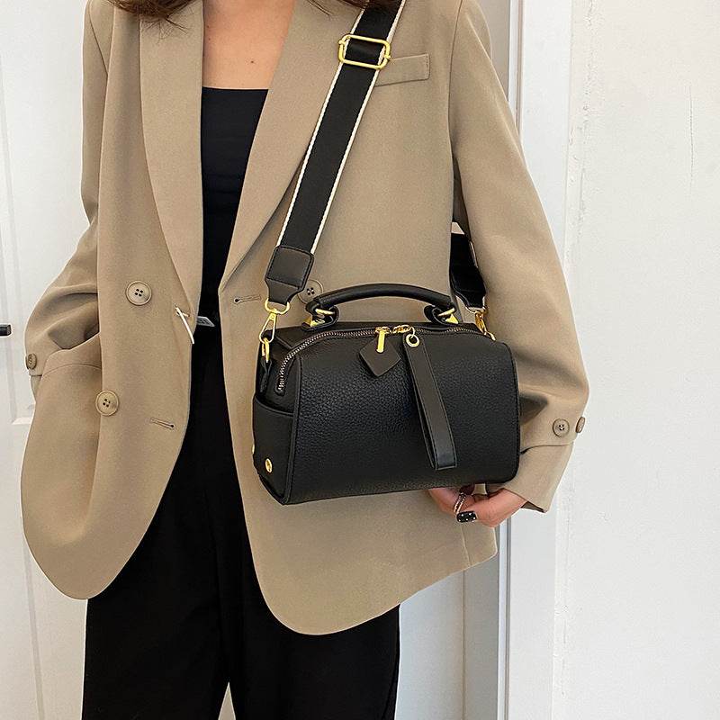 Summer All-matching Shoulder Messenger Texture Popular Hot-selling Product Hand Holding Pillow Bag - MYLUXURY LANE ENTERPRISE
