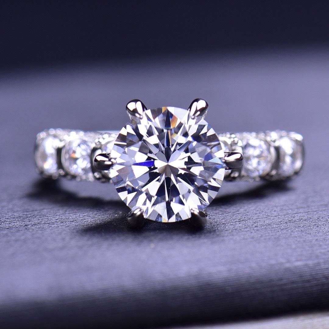 Fashion Personality Clarity Moissanite Ring - MYLUXURY LANE ENTERPRISE