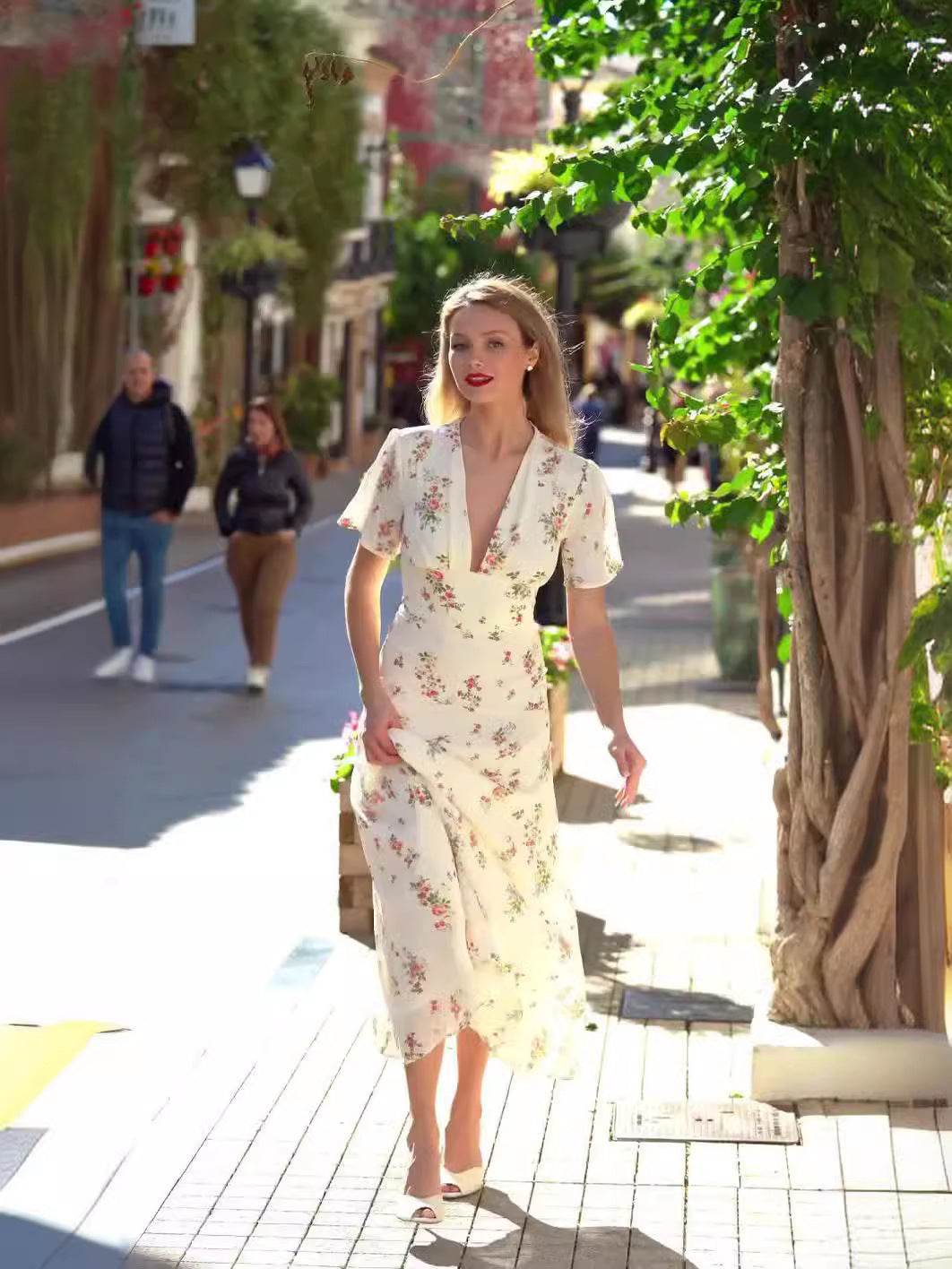 French Sexy Deep V Dress Gentle Small Floral Tight Waist Slimming Dress - MYLUXURY LANE ENTERPRISE