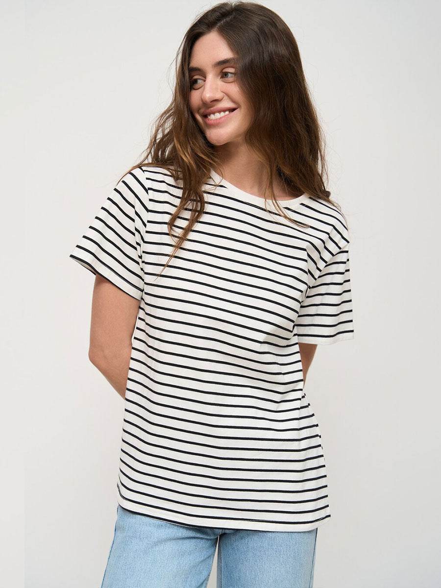 Striped T-shirt Women's Round Neck Black And White Stripes - MYLUXURY LANE ENTERPRISE