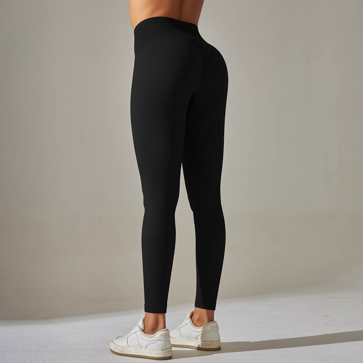 New High Waist Stretch Tights European And American Seamless Peach Hip Hip Lifting Breathable Running Sports Fitness - MYLUXURY LANE ENTERPRISE