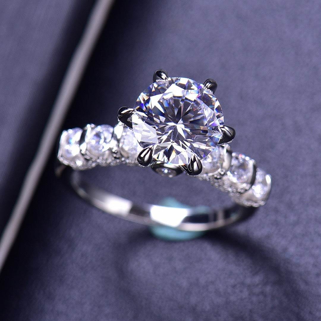 Fashion Personality Clarity Moissanite Ring - MYLUXURY LANE ENTERPRISE