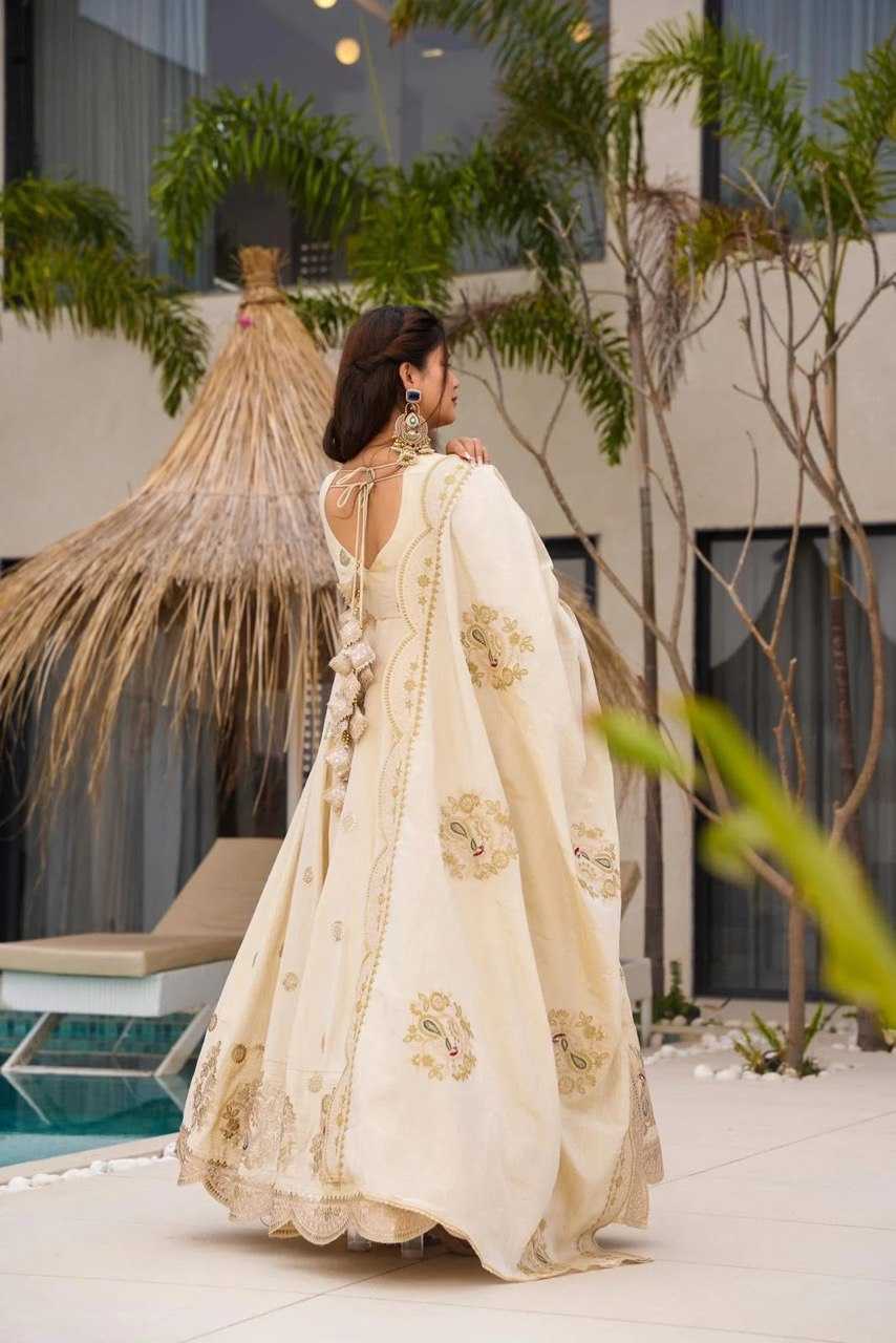 hinon Silk  Gown