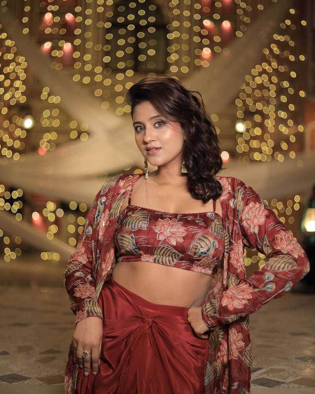 Crepe Silk Gown - MYLUXURY LANE ENTERPRISE