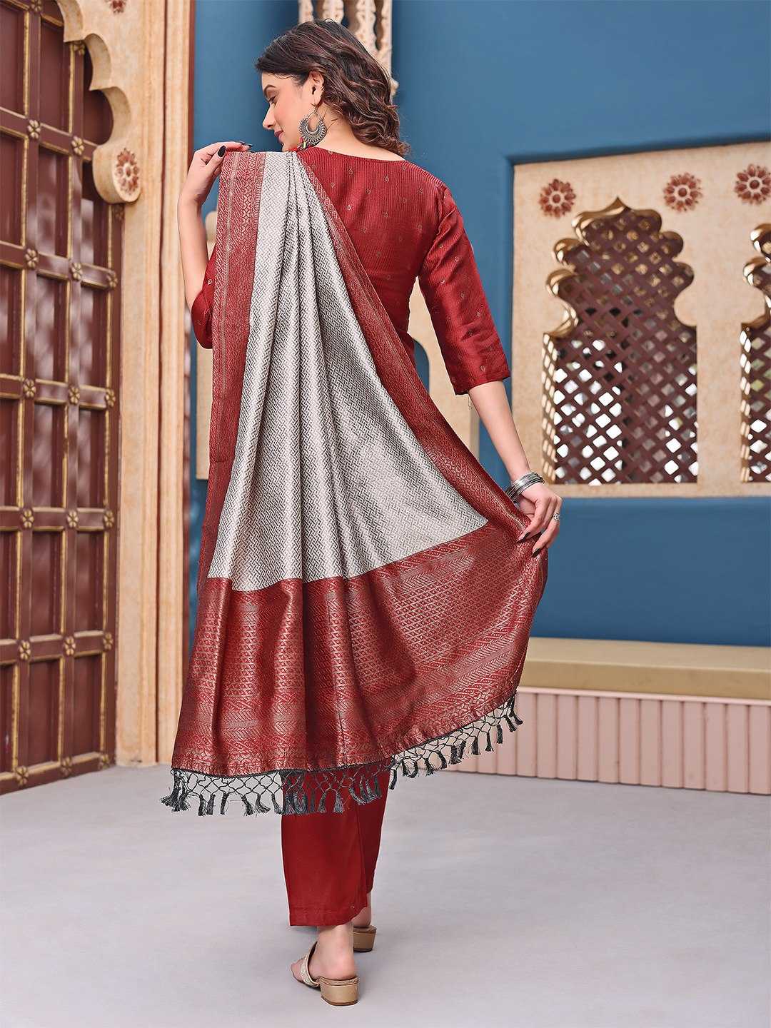 Jacquard Ladies Silk Party wear suit