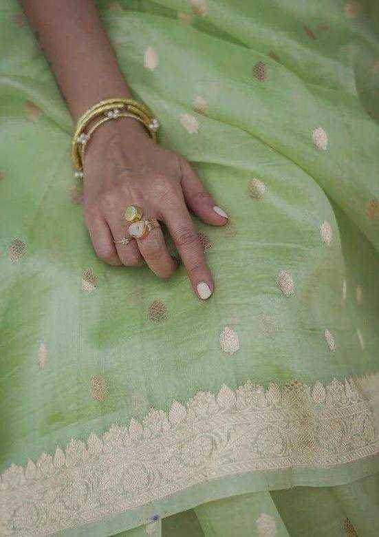 Linen Jacquard Saree - MYLUXURY LANE ENTERPRISE