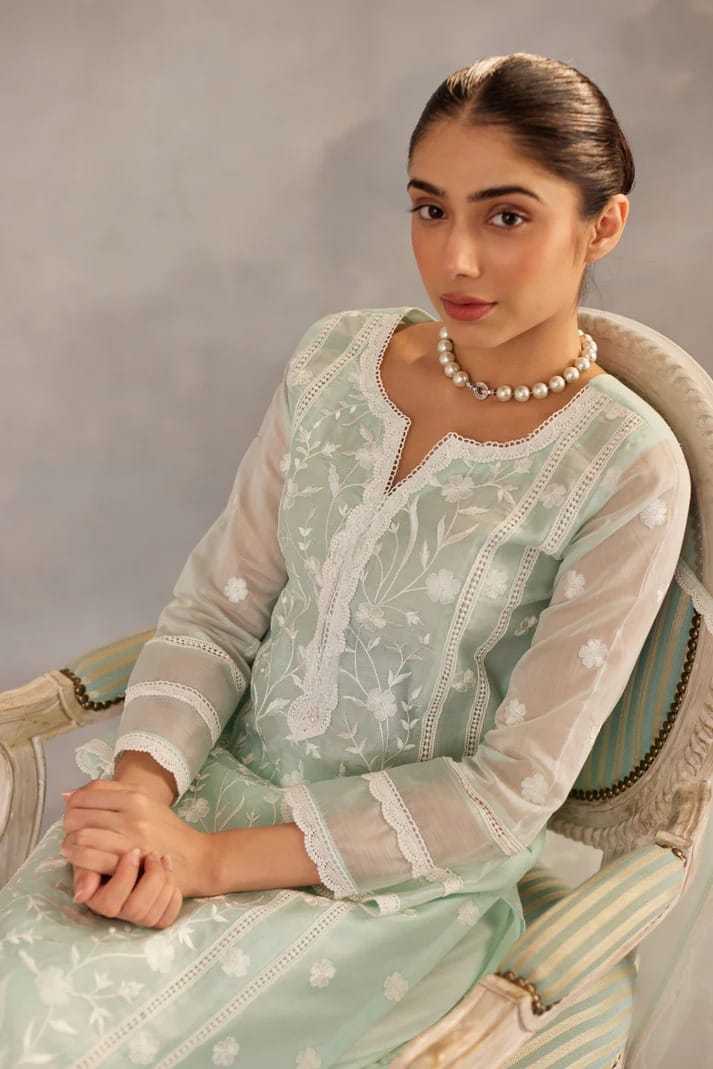 Organza  Bottom With Dupatta Embroidery  3/4 Sleeve Kurti