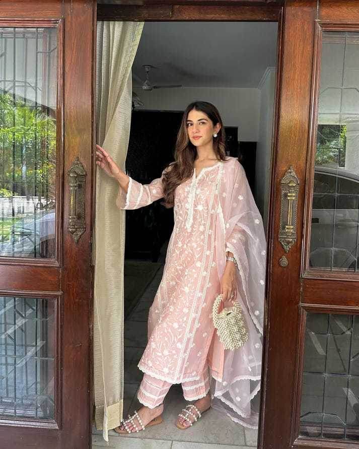 Organza Bottom With Dupatta Embroidery 3/4 Sleeve Kurti - MYLUXURY LANE ENTERPRISE