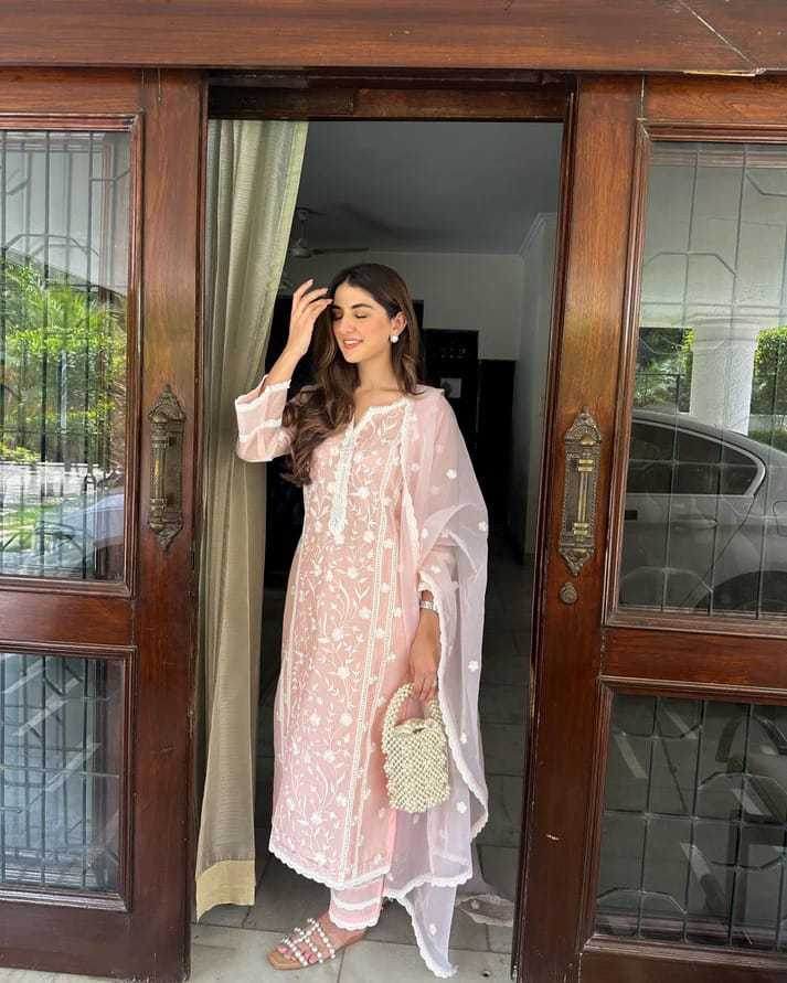 Organza  Bottom With Dupatta Embroidery  3/4 Sleeve Kurti