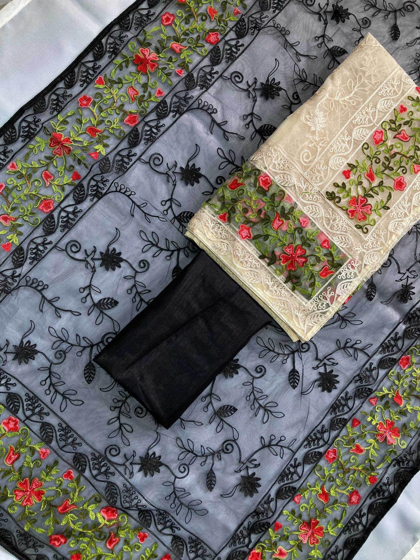 Soft Net Work Embroidered Saree - MYLUXURY LANE ENTERPRISE