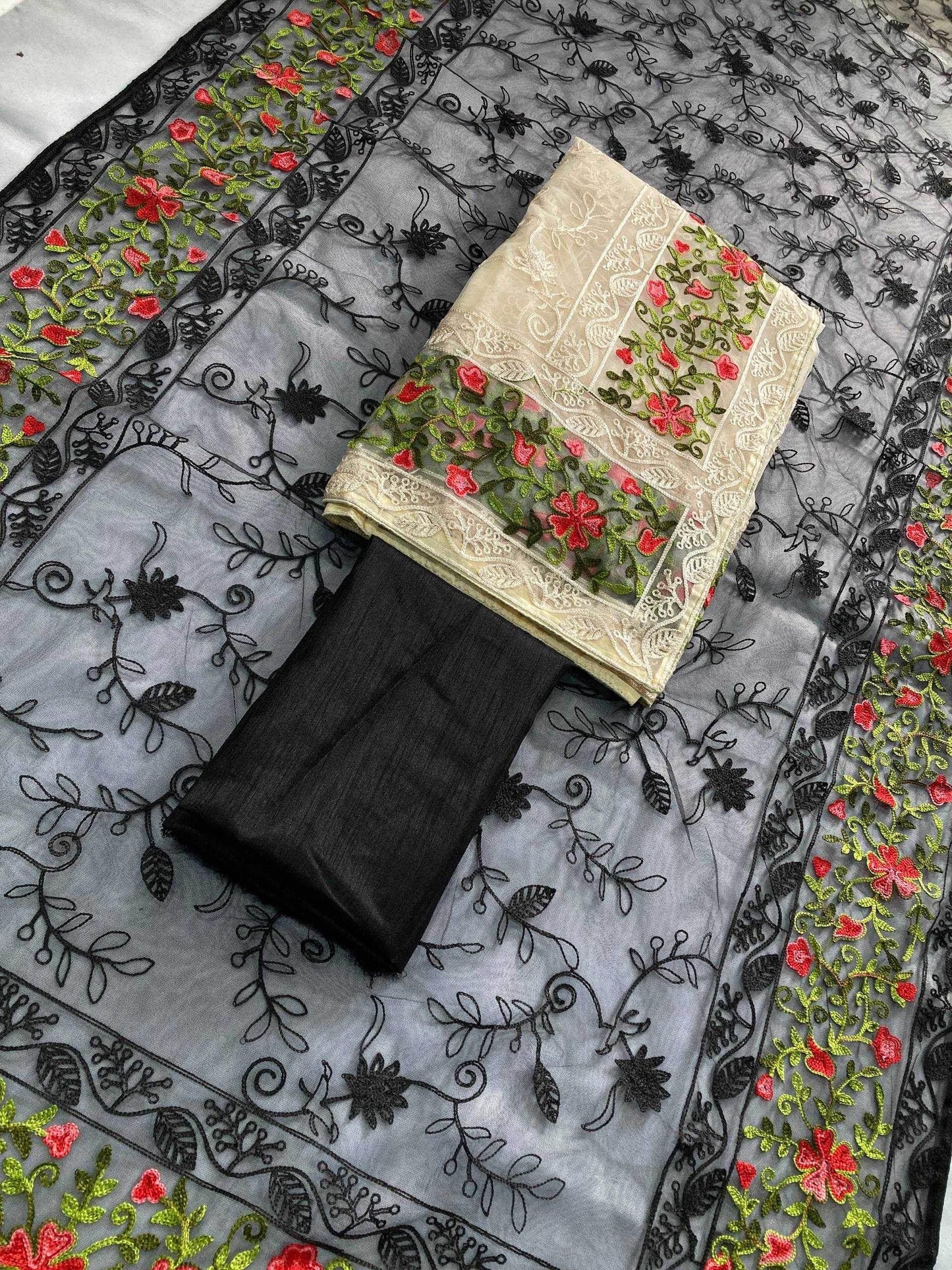 Soft Net Work Embroidered Saree - MYLUXURY LANE ENTERPRISE