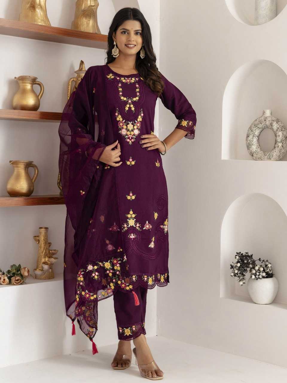 Viscose  Ladies Silk Suit